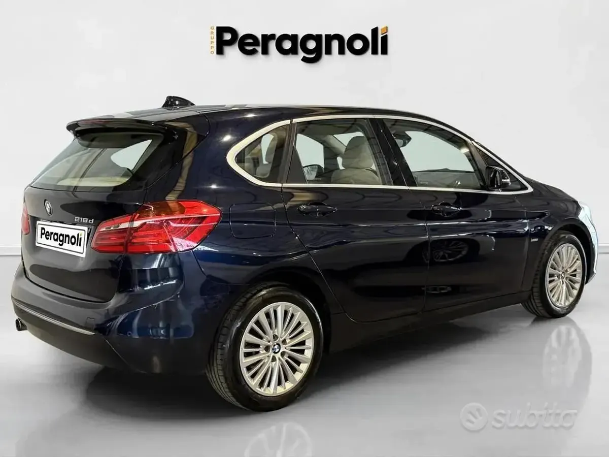 Usata BMW 218 Active Tourer Luxury Line 150 CV (110 kW) 2016 Blu Monovolume