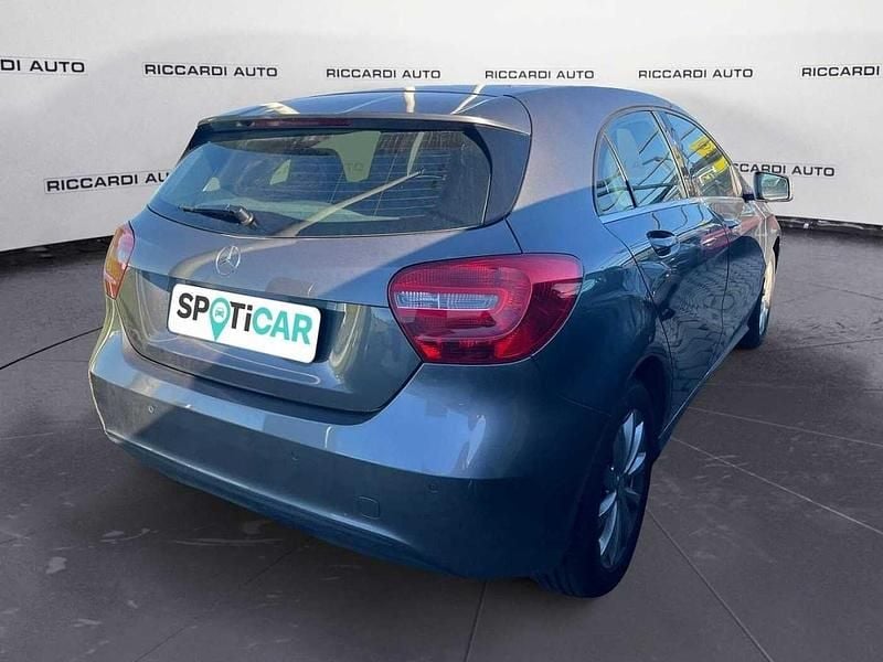 Usata Mercedes A180 122 CV (89 kW) 2014 Grigio Utilitaria