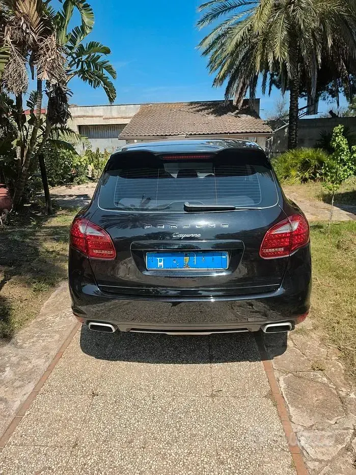 Usata Porsche Cayenne 245 CV (180 kW) 2012 Nero SUV