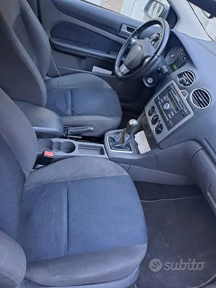 Usata Ford Focus 90 CV (66 kW) 2007 Grigio Berlina