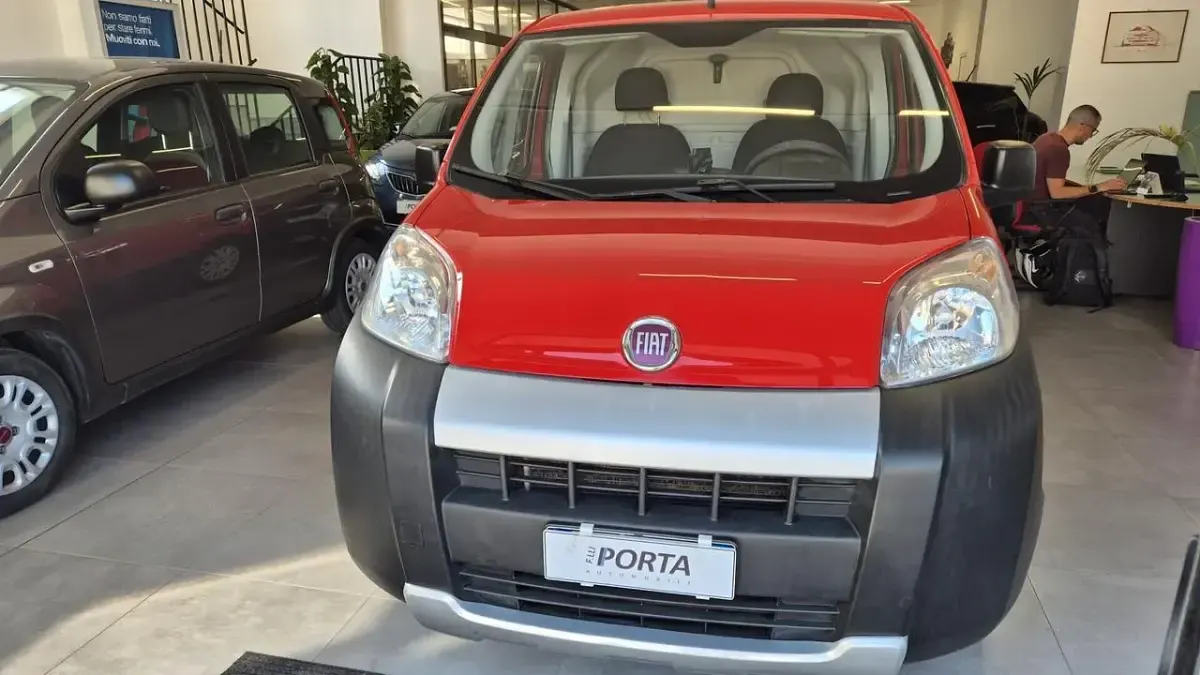 Usata Fiat Fiorino 95 CV (69 kW) 2016 Rosso Monovolume