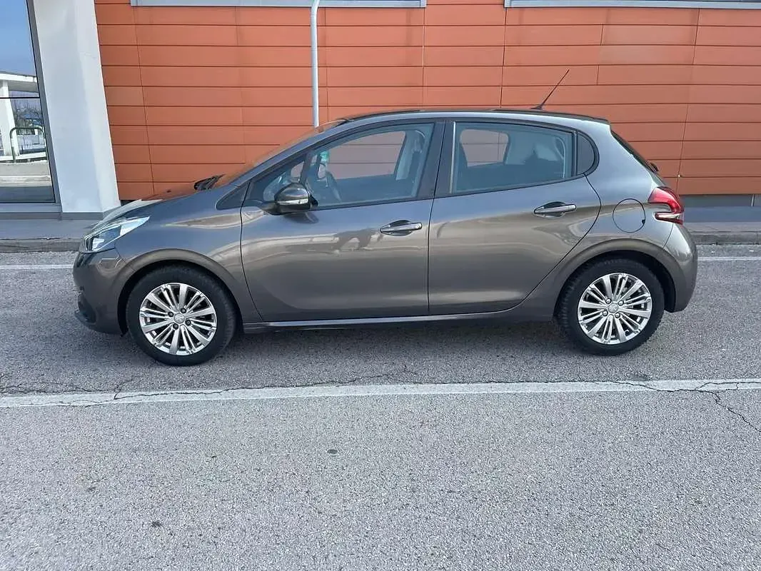 Usata Peugeot 208 Allure 83 CV (61 kW) 2019 Grigio Utilitaria