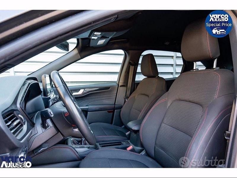 Usata Ford Kuga ST-Line 150 CV (110 kW) 2022 Grigio magnetic SUV