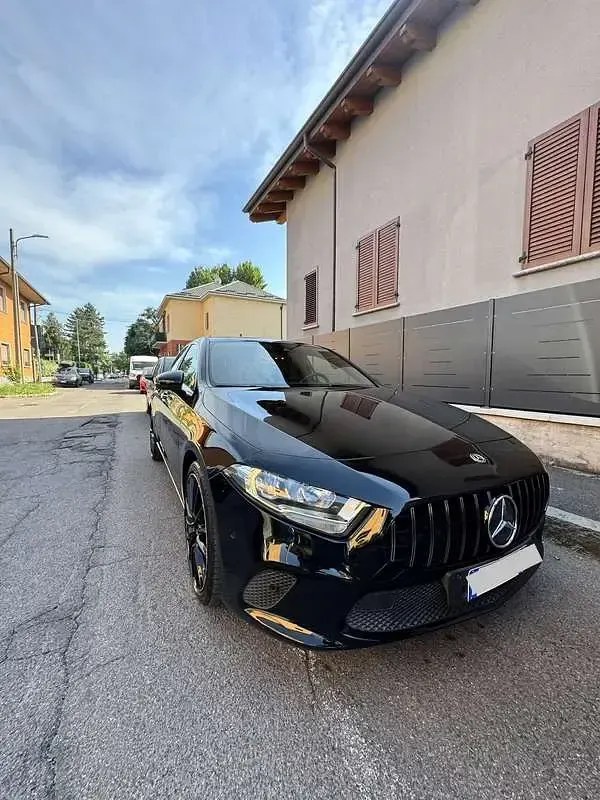 Usata Mercedes A200 163 CV (119 kW) 2019 Nero Berlina