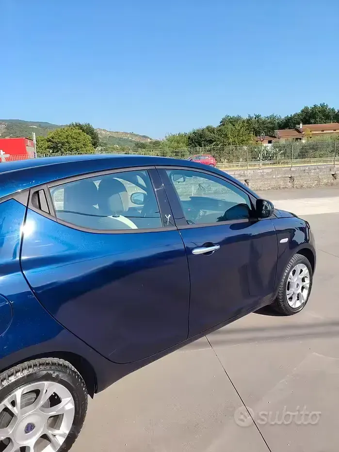 Usata Lancia Ypsilon 95 CV (69 kW) 2016 Utilitaria
