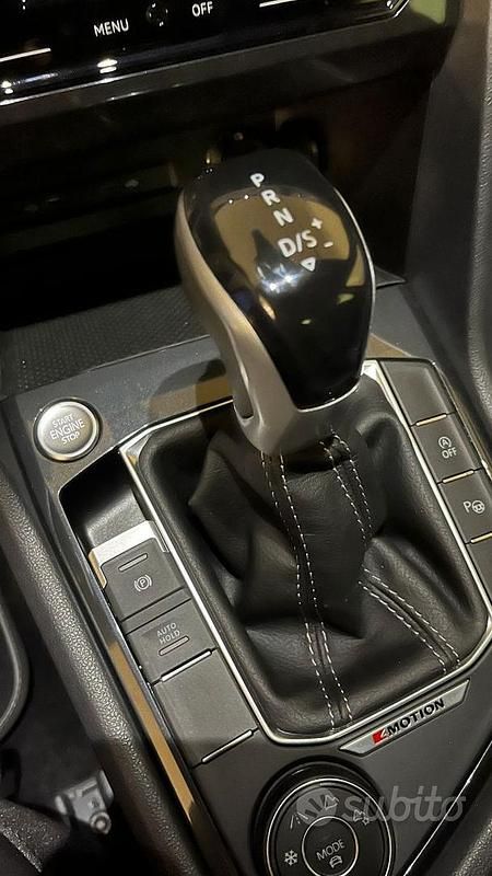Usata VW Tiguan R-line 200 CV (147 kW) 2023 Grigio SUV