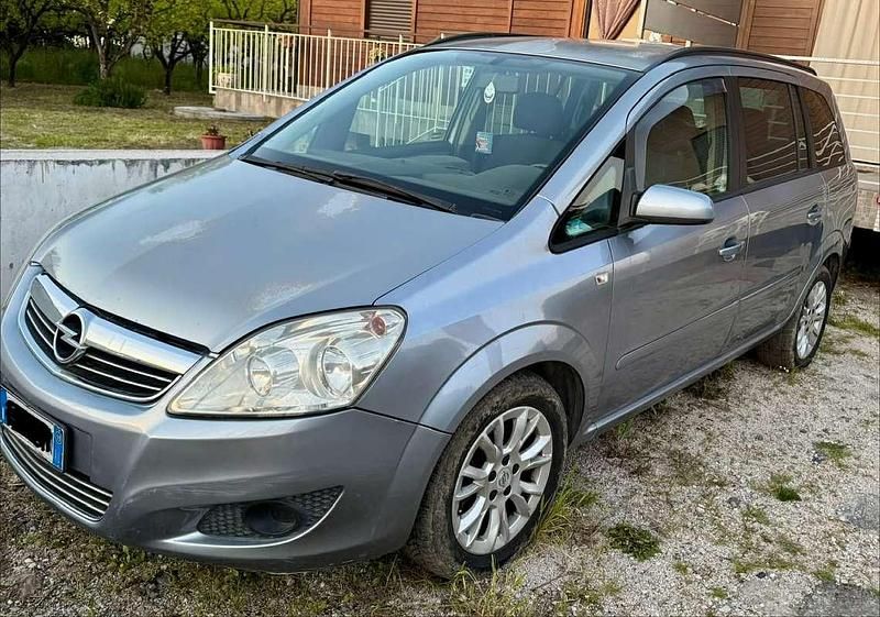 Usata Opel Zafira Edition 150 CV (110 kW) 2010 Grigio Monovolume