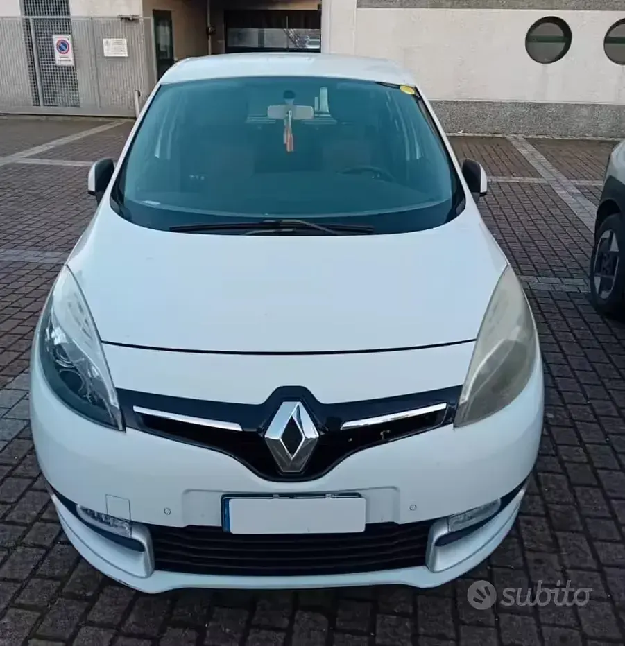Usata Renault Scénic III XMOD 110 CV (80 kW) 2012 Bianco Monovolume