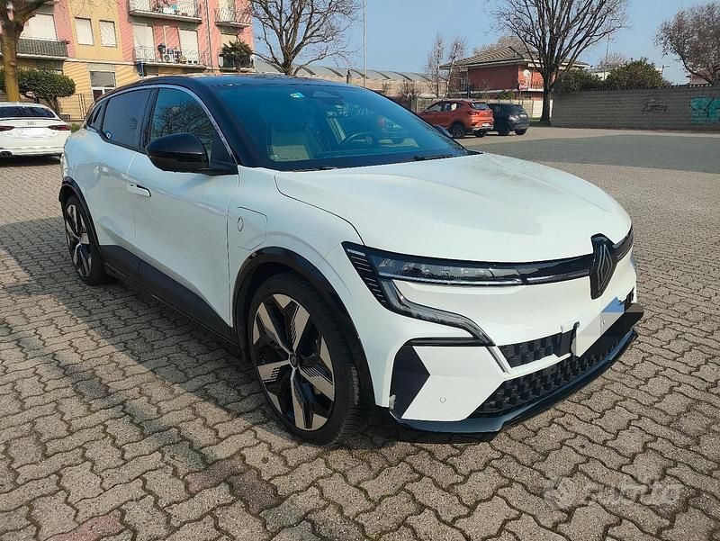 Usata Renault Megane E-Tech Techno 161 kW (220 CV) 2024 Bianco Coupé