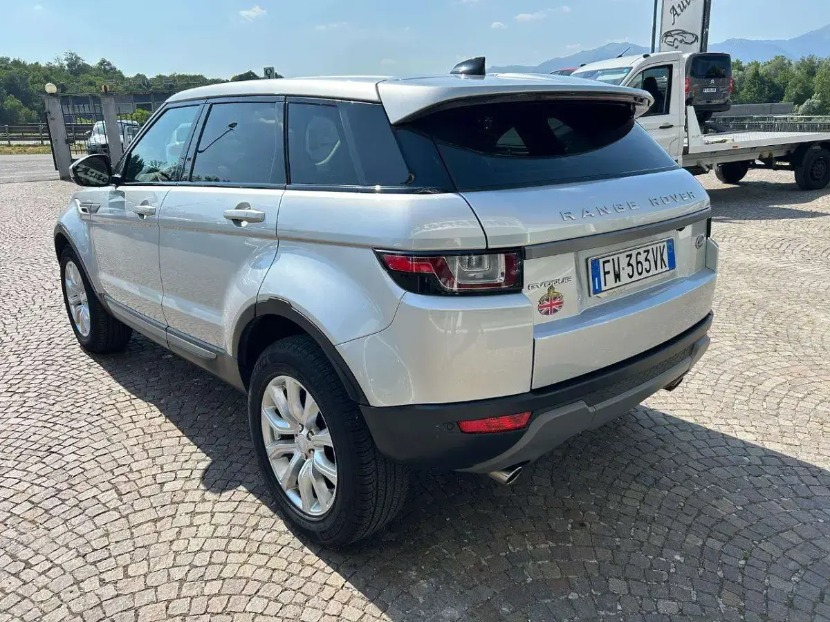 Usata Land Rover Range Rover evoque SE 150 CV (110 kW) 2019 Argento metallizzato SUV
