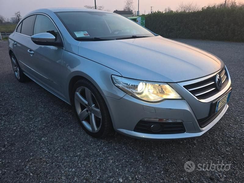Usata VW Passat 170 CV (125 kW) 2010 Grigio Berlina