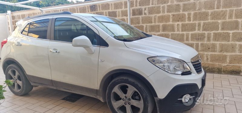 Bianco Usata 2013 Opel Mokka Cosmo SUV | 8999 € (Cara) - Immagine 1/4