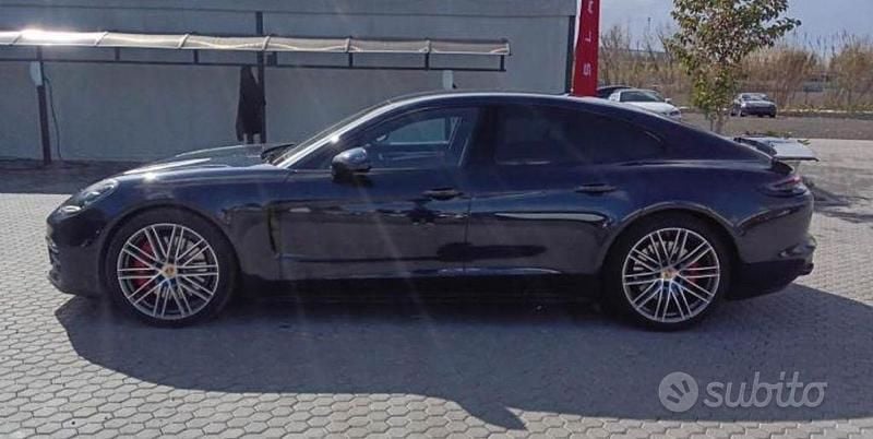 Usata Porsche Panamera 460 CV (338 kW) 2020 Blu/azzurro Berlina