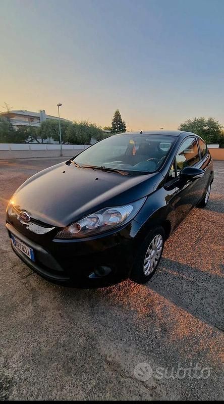 Usata Ford Fiesta 80 CV (58 kW) 2009 Nero Utilitaria
