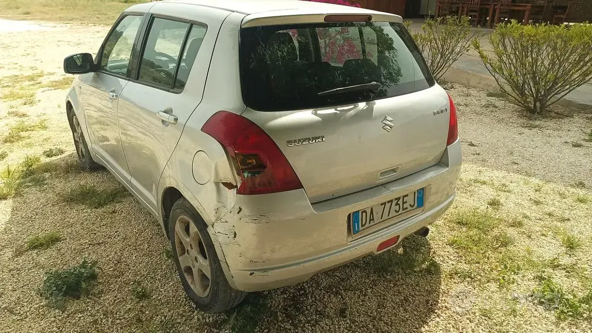 Usata Suzuki Swift 69 CV (50 kW) 2006 Grigio Utilitaria