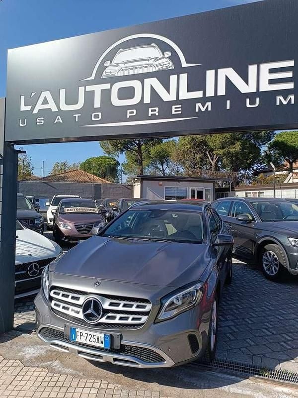 Grigio Usata 2018 Mercedes GLA200 SUV | 18.400 € (Buon prezzo) - Immagine 1/4