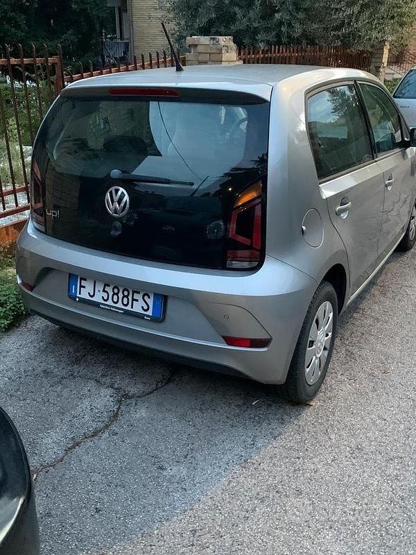 Usata VW up! 68 CV (50 kW) 2017 Grigio Utilitaria