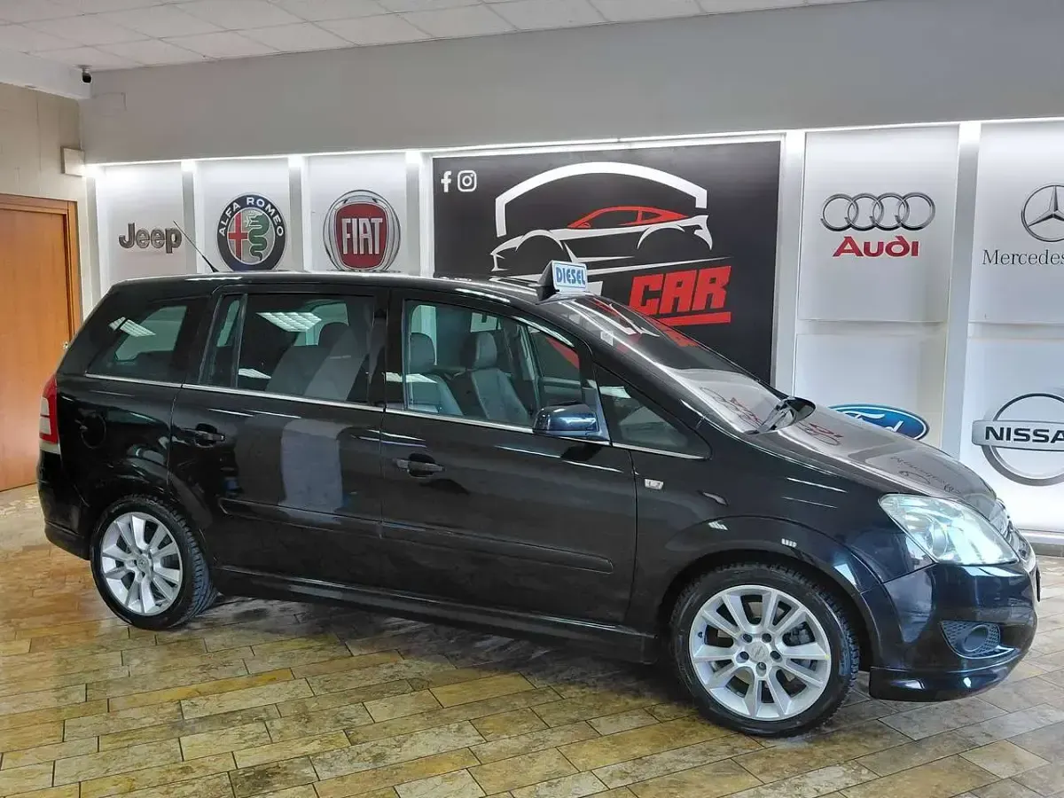 Usata Opel Zafira Club 110 CV (80 kW) 2008 Nero Monovolume