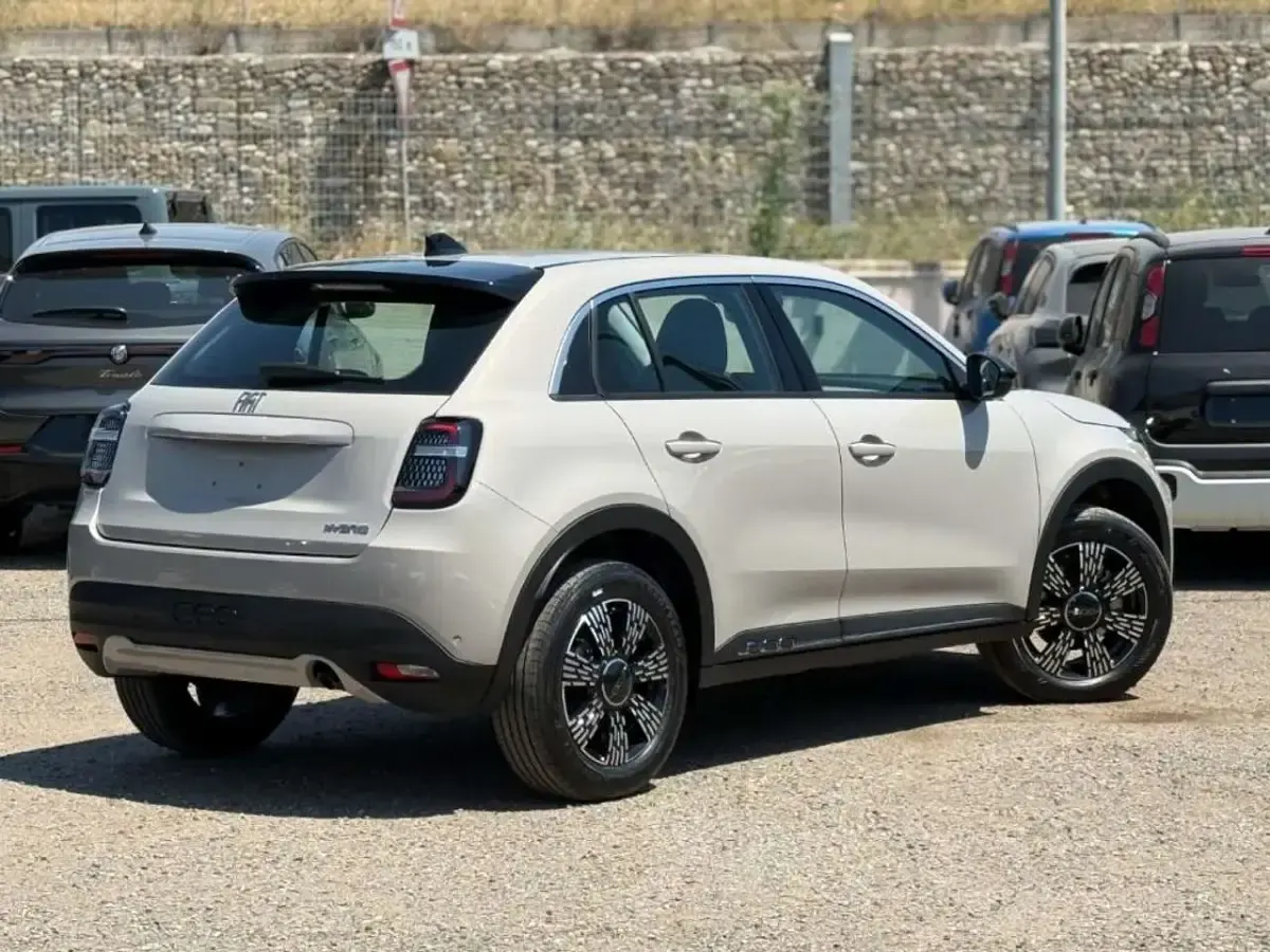 Nuova Fiat 600 Icon 101 CV (74 kW) 2026 Bianco SUV