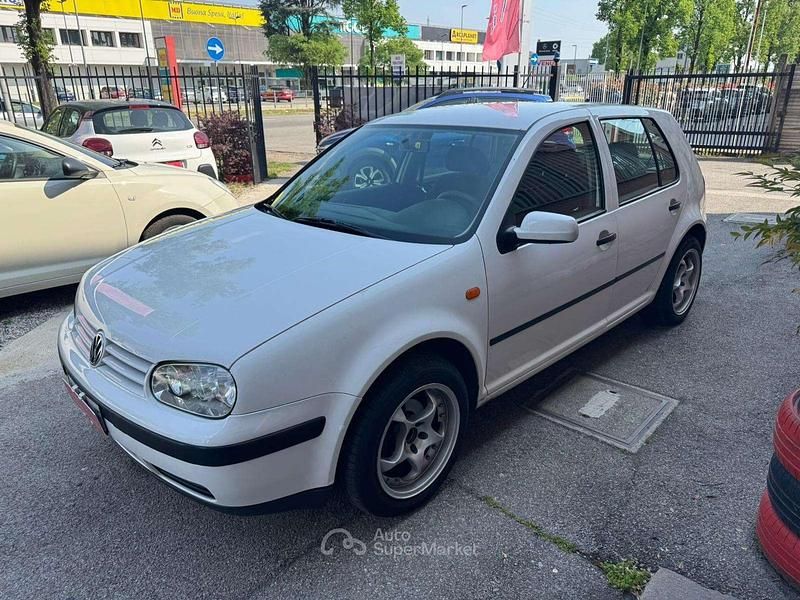 Usata VW Golf III Highline 101 CV (74 kW) 1998 Bianco Berlina