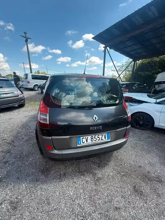 Usata Renault Scenic E-Tech Exception 111 CV (81 kW) 2005 Grigio Monovolume
