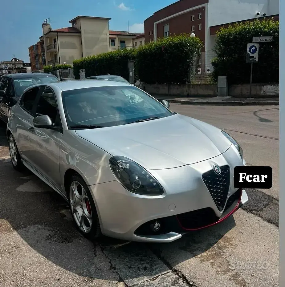 Usata Alfa Romeo Giulietta Super 120 CV (88 kW) 2017 Grigio Utilitaria