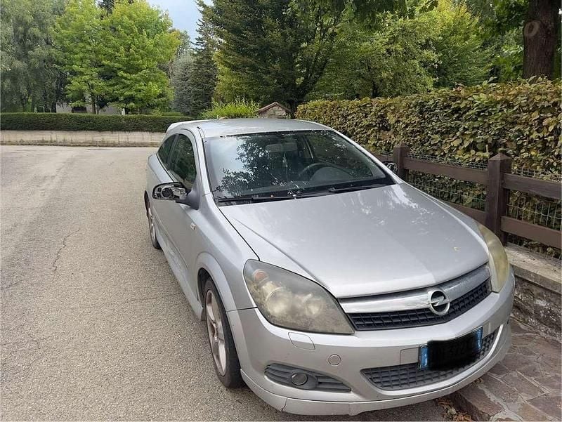 Usata 2007 Opel Astra GTC Cosmo Berlina | 500 € (Super prezzo) - Immagine 1/3