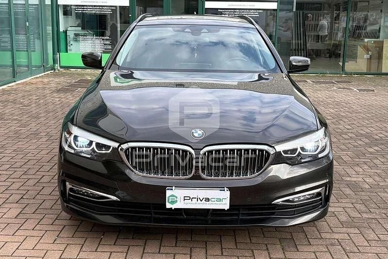 Usata BMW 520 Luxury Line 190 CV (139 kW) 2018 Nero Station wagon