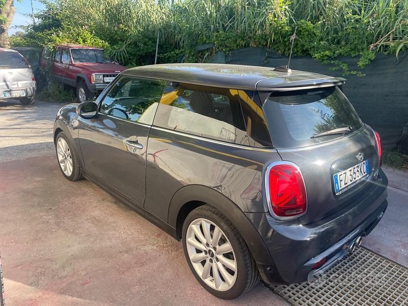 Usata Mini Cooper SD 169 CV (124 kW) 2019 Grigio Utilitaria