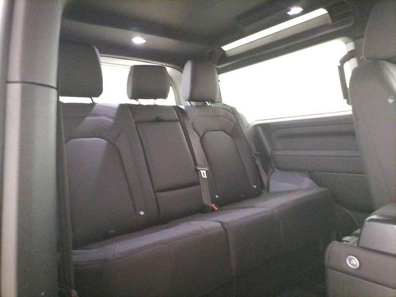Nuova Land Rover Defender SE Dynamic 200 CV (147 kW) 2026 Verde SUV