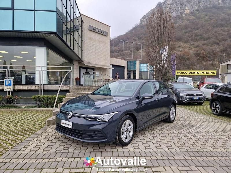Usata VW Golf VIII Life 116 CV (85 kW) 2022 Utilitaria