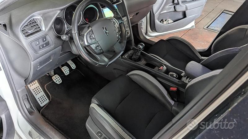 Usata Citroën DS4 Business Class 120 CV (88 kW) 2015 Bianco Utilitaria
