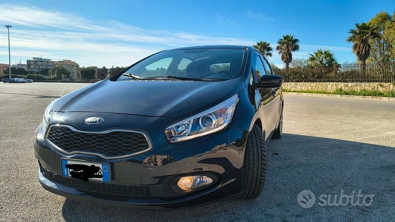 Usata Kia Ceed 115 CV (84 kW) 2013 Nero Utilitaria