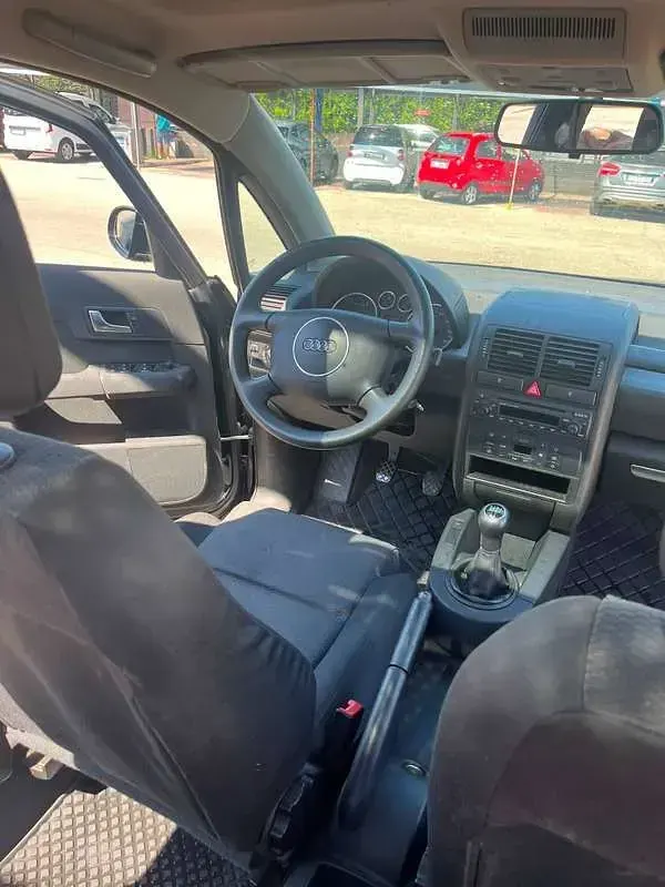 Usata Audi A2 Ambiente 75 CV (55 kW) 2005 Nero Utilitaria