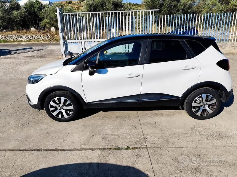 Usata Renault Captur 110 CV (80 kW) 2018 Bianco SUV