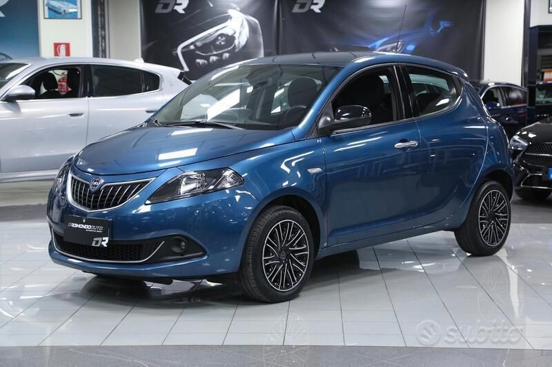 Blu Usata 2022 Lancia Ypsilon Gold Due volumi | 12.900 € (Cara) - Immagine 1/4