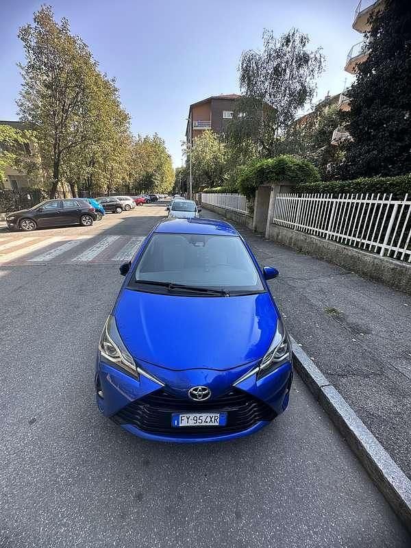 Usata Toyota Yaris Business Edition 69 CV (50 kW) 2019 Blu/azzurro Berlina