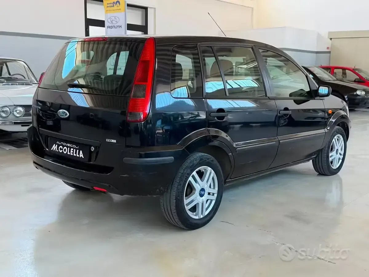 Usata Ford Fusion Collection 68 CV (50 kW) 2004 Nero Utilitaria