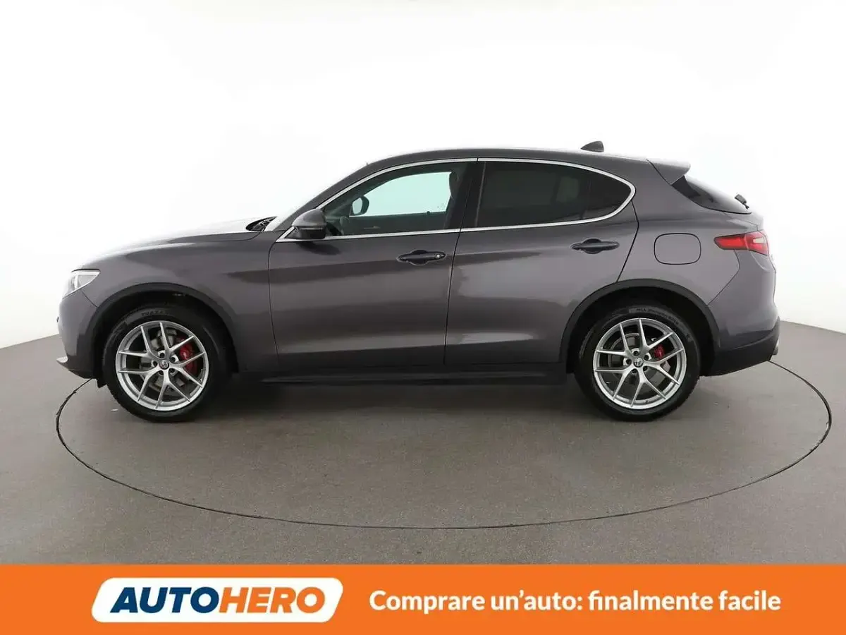 Usata Alfa Romeo Stelvio Executive 209 CV (153 kW) 2019 Grigio SUV