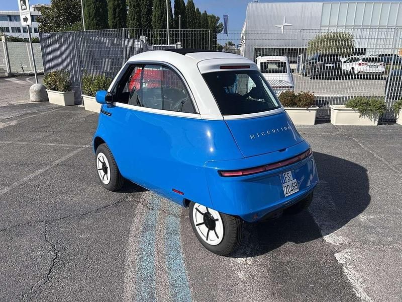 Nuova Micro Microlino 11 kW (15 CV) 2026 Blu/azzurro Utilitaria