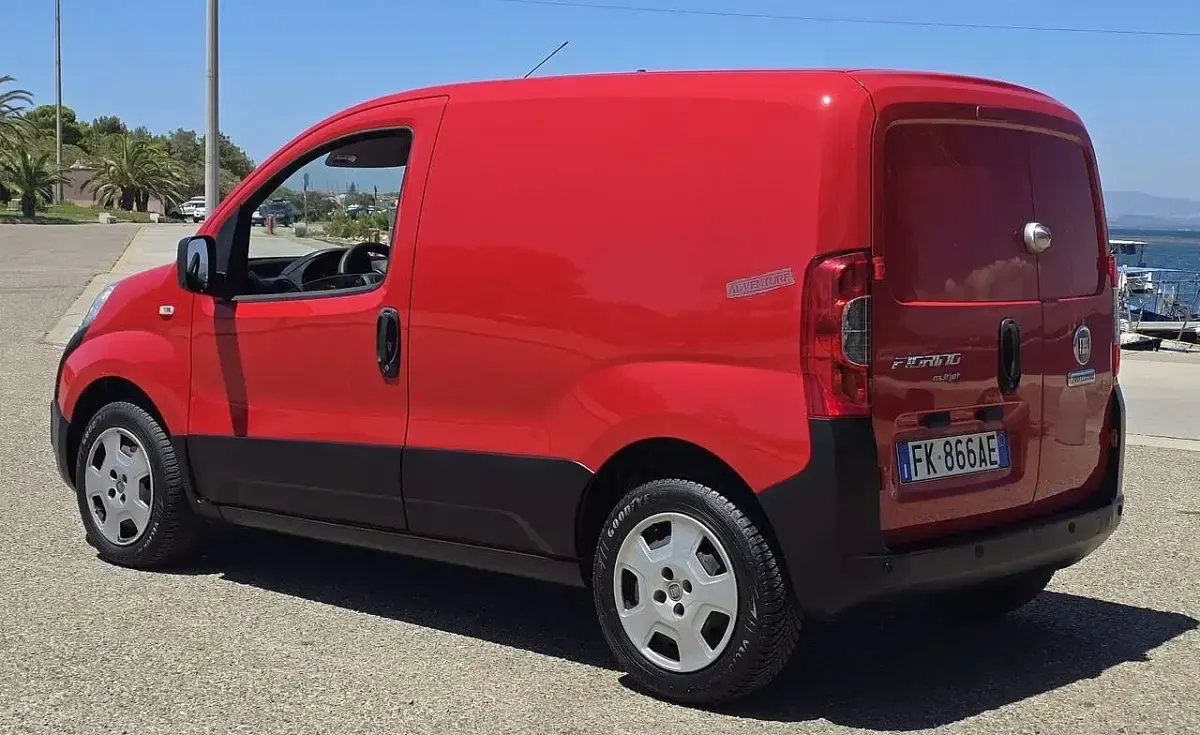 Usata Fiat Fiorino 95 CV (69 kW) 2017 Rosso Monovolume