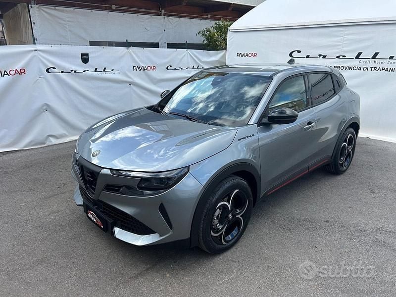 Nuova Alfa Romeo GT Junior Edizione Speciale 145 CV (106 kW) 2025 Grigio SUV