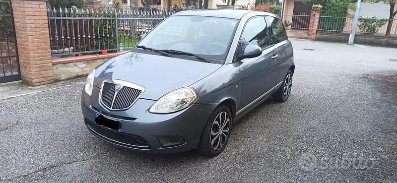 Usata Lancia Ypsilon 75 CV (55 kW) 2011 Utilitaria