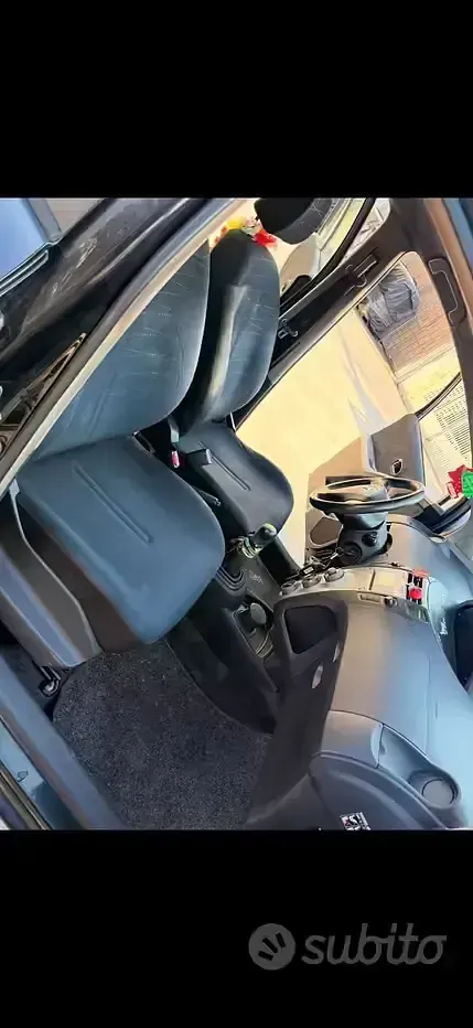 Usata Toyota Yaris 69 CV (50 kW) 2008 Nero Utilitaria