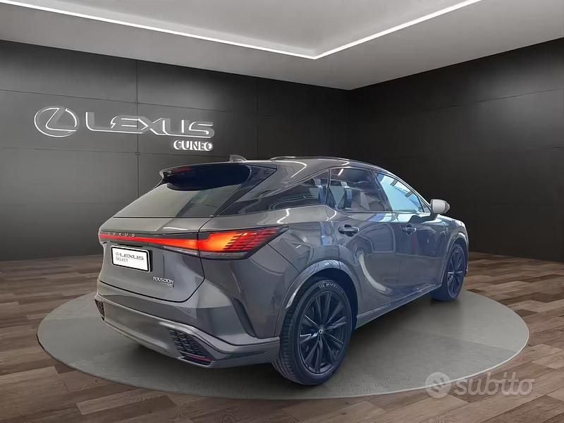 Usata Lexus RX500h Sport Line 272 CV (200 kW) 2023 Sonic grey SUV