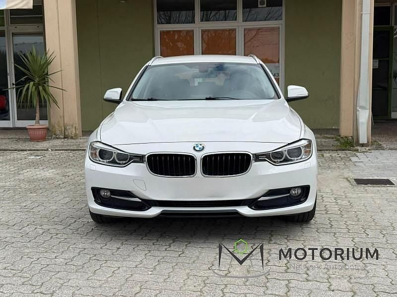 Usata BMW 320 Sport Line 184 CV (135 kW) 2014 Bianco Station wagon