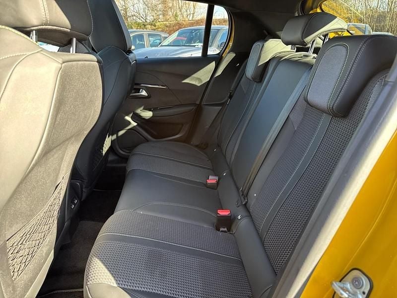 Usata Peugeot 208 GT 101 CV (74 kW) 2023 Giallo Utilitaria