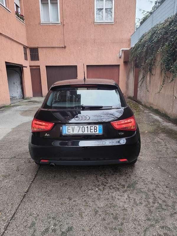 Usata Audi A1 Ambiente 116 CV (85 kW) 2015 Utilitaria