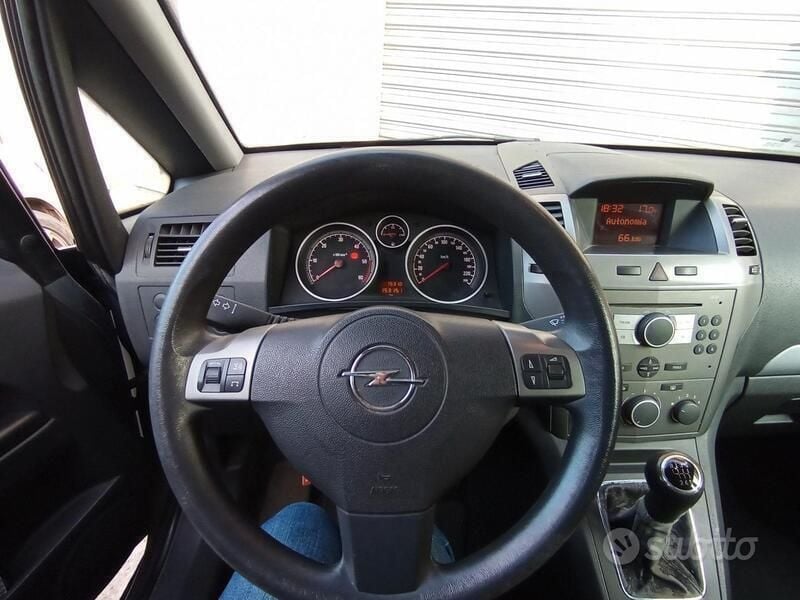 Usata Opel Zafira 101 CV (74 kW) 2006 Monovolume