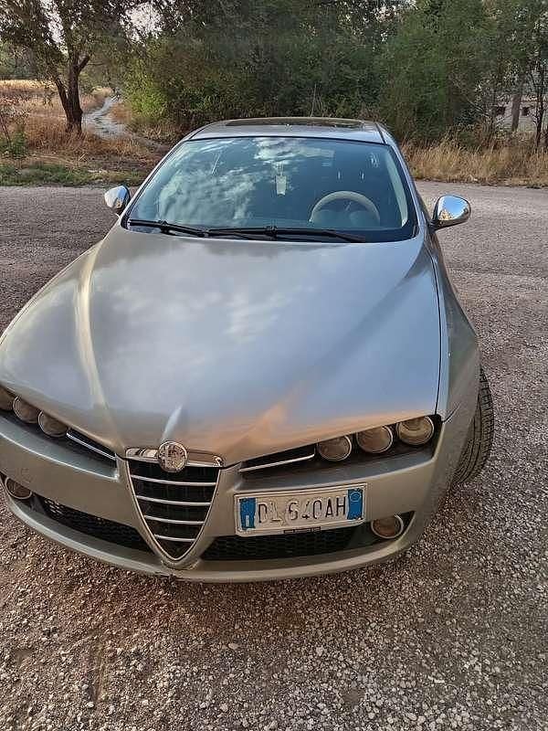 Second-hand Alfa Romeo 159 Distinctive 150 CP (110 kW) 2007 Maro Break